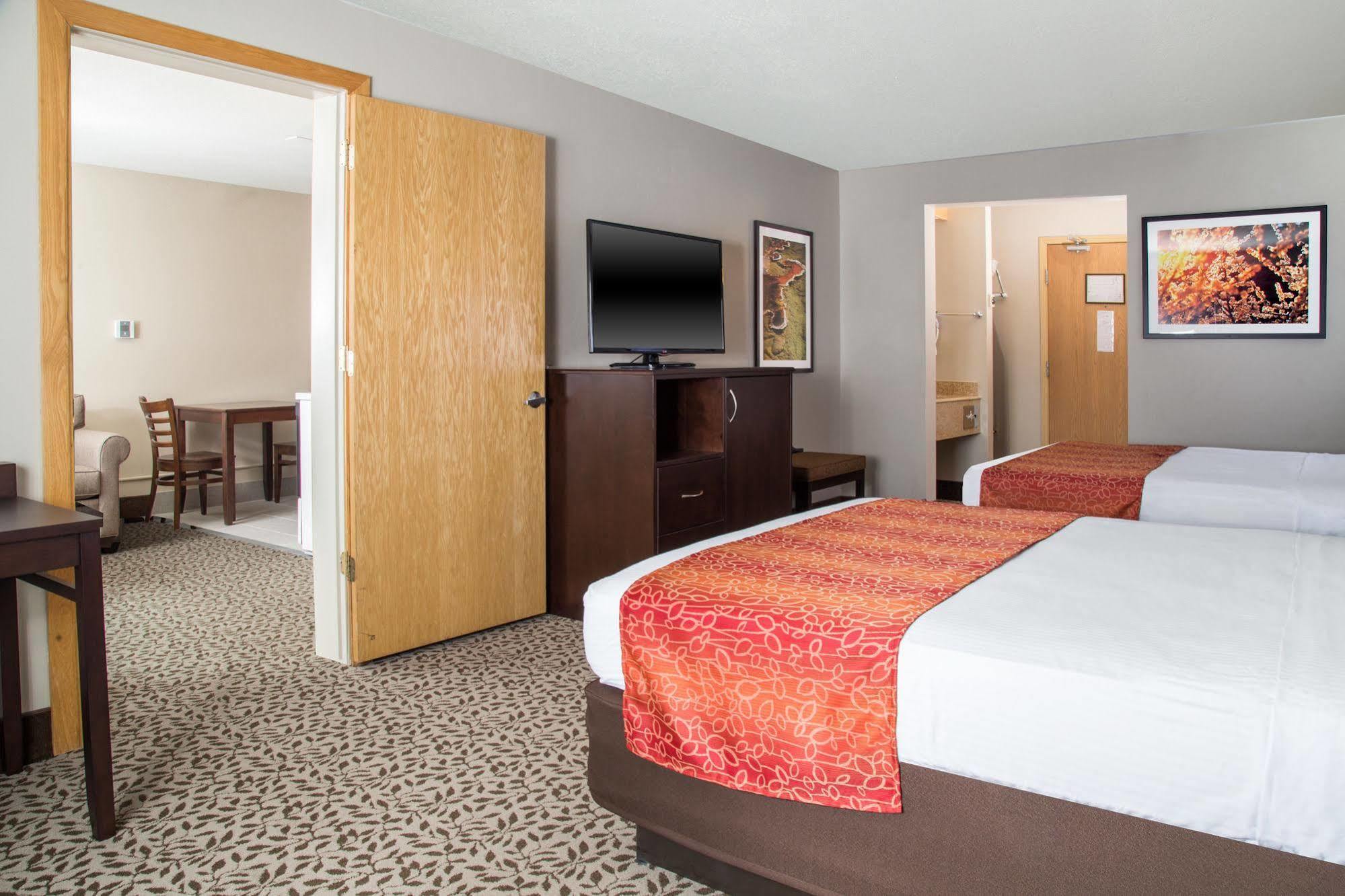 Gray Wolf Inn & Suites Запад Йеллоустон Экстерьер фото