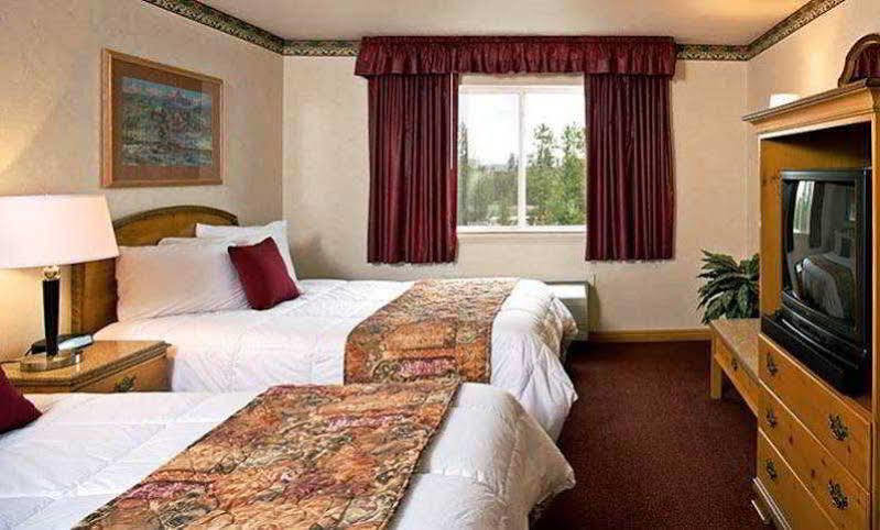 Gray Wolf Inn & Suites Запад Йеллоустон Экстерьер фото